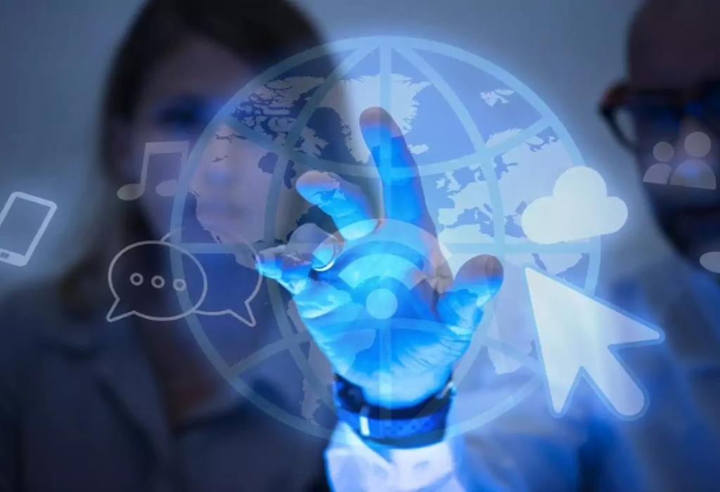 Tendencias del 2023 para IA, Metaverso, Blockchain y Foundational Tech En la nueva edición de su Trends Report, Globant comparte cuatro tecnologías que guiarán a las organizaciones hacia una nueva dimensión en 2023, ayudándolas a navegar las aguas desconocidas de la innovación como nunca antes.