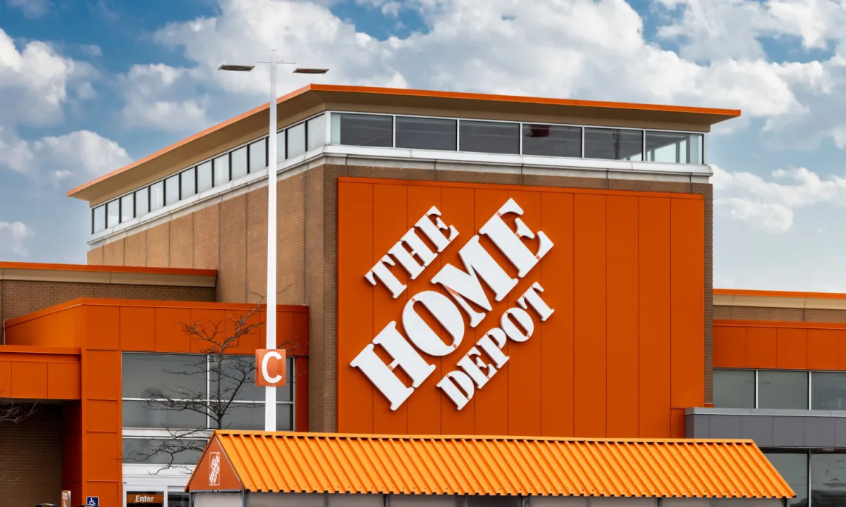 Home Depot busca un amortiguador B2B para abordar la disminución del gasto de los consumidores Home Depot busca un amortiguador B2B para abordar la disminución del gasto de los consumidores