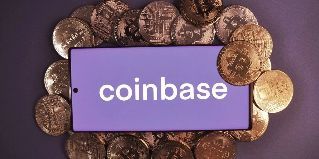coinbase-coin-logo-smartphone-bitcoin-crypto-exchange-gID_4.jpg ¿Coinbase emite “Bitcoin de papel” para BlackRock y otros ETF?