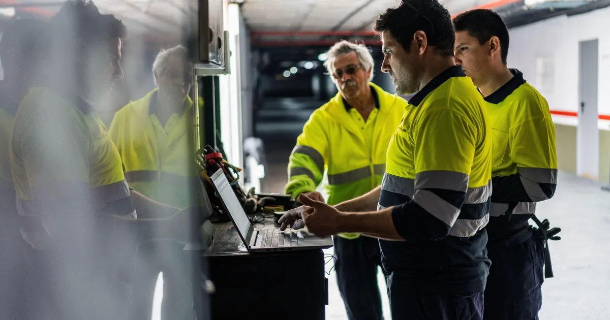 Los actores de amenazas apuntan al software de contratistas Los actores de amenazas apuntan al software de contratistas
