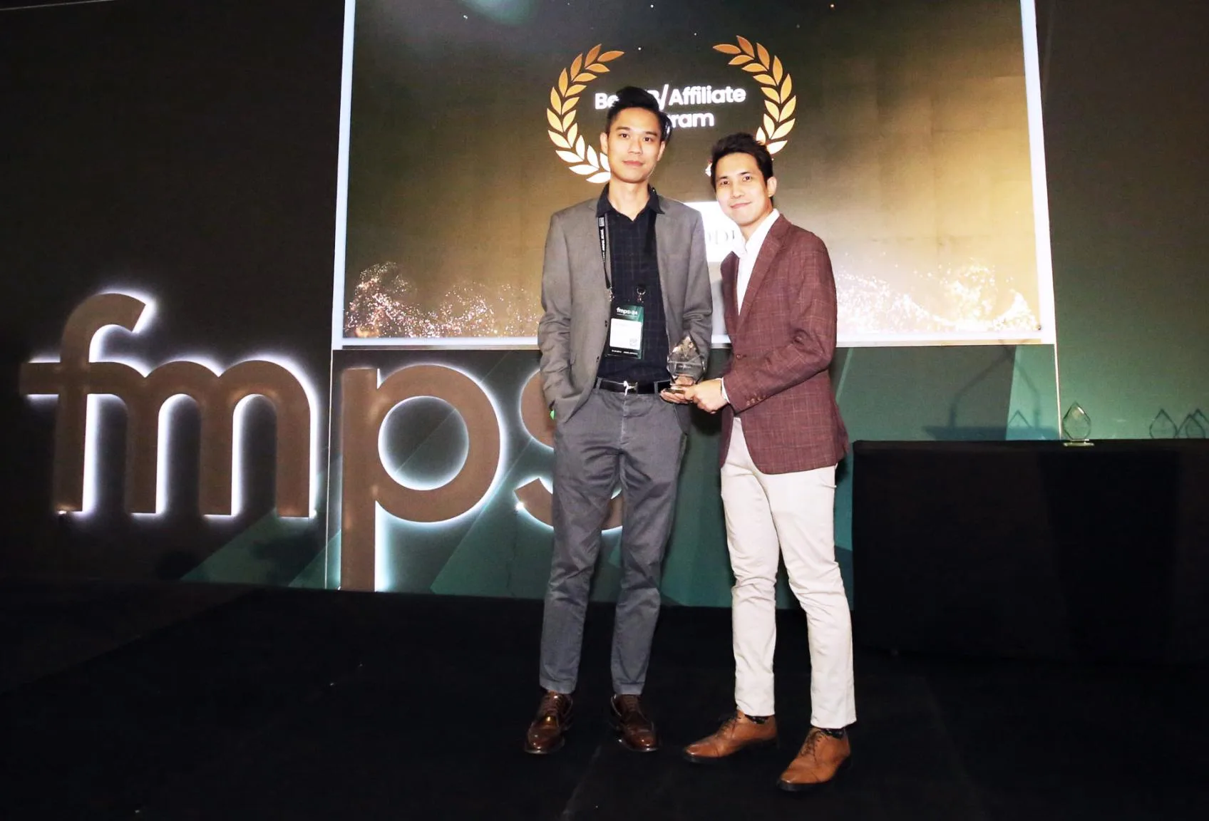 Decode Global gana el premio “Mejor programa IB/afiliado – Australia” en los premios FAME 2024 Decode Global gana el premio "Mejor programa IB/afiliado - Australia" en los premios FAME 2024