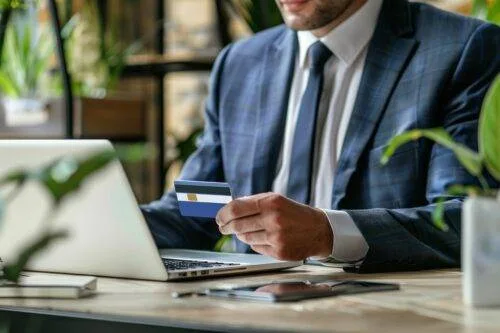 Cómo la tecnología puede ayudar a los no bancarizados a acceder al comercio electrónico How technology can help unbanked access e-commerce