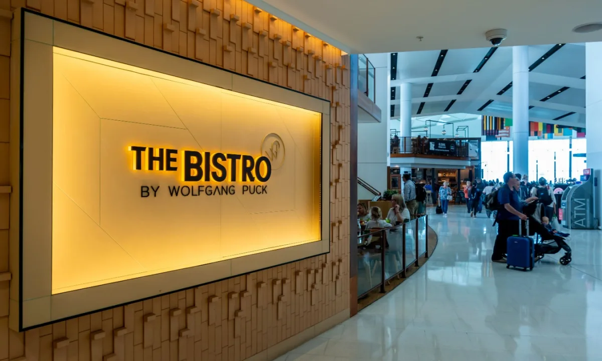 Los anfitriones de teléfonos inteligentes son cada vez más parte de la experiencia gastronómica Los anfitriones de teléfonos inteligentes son cada vez más parte de la experiencia gastronómica