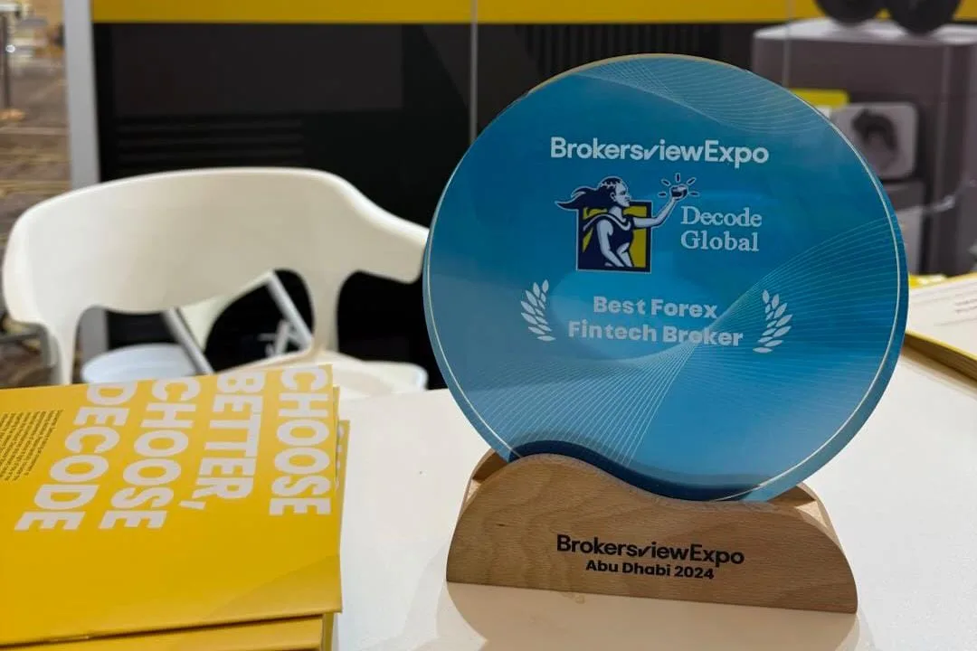 Decode Global recibe el premio al mejor corredor de tecnología financiera de Forex en BrokersView Abu Dhabi Expo Decode Global recibe el premio al mejor corredor de tecnología financiera de Forex en BrokersView Abu Dhabi Expo
