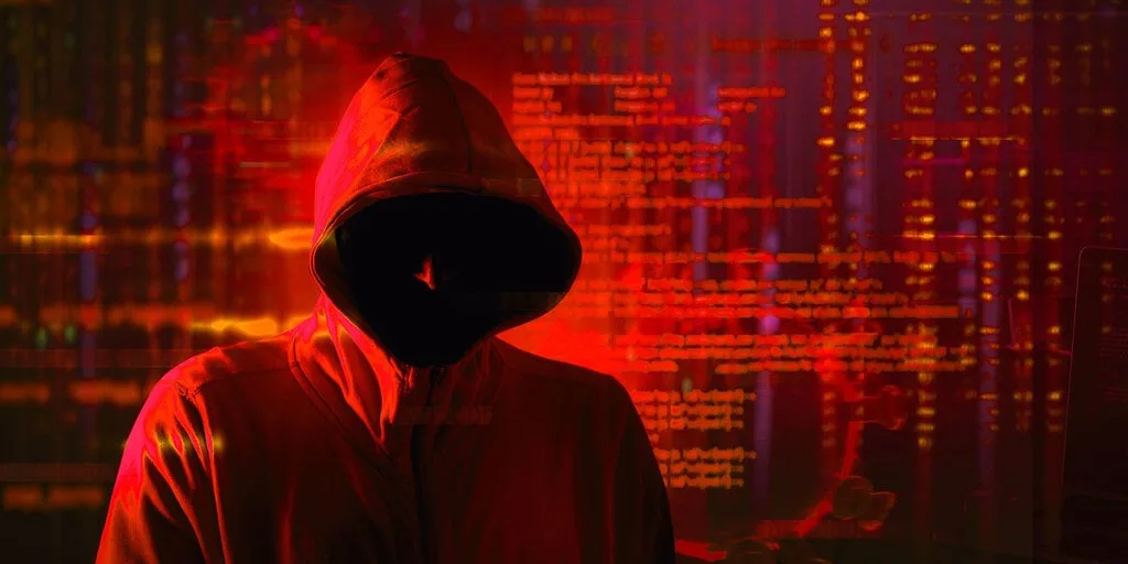 Hacker-in-Red-shutterstock_2249685481-gID_7.jpg La billetera criptográfica del gobierno de EE. UU. fue vaciada de $20 millones en transferencias sospechosas