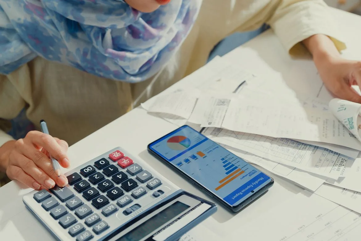 La nueva solución de Equifax ayuda a los hogares que enfrentan dificultades financieras a acceder a descuentos en servicios públicos y telecomunicaciones invoicing