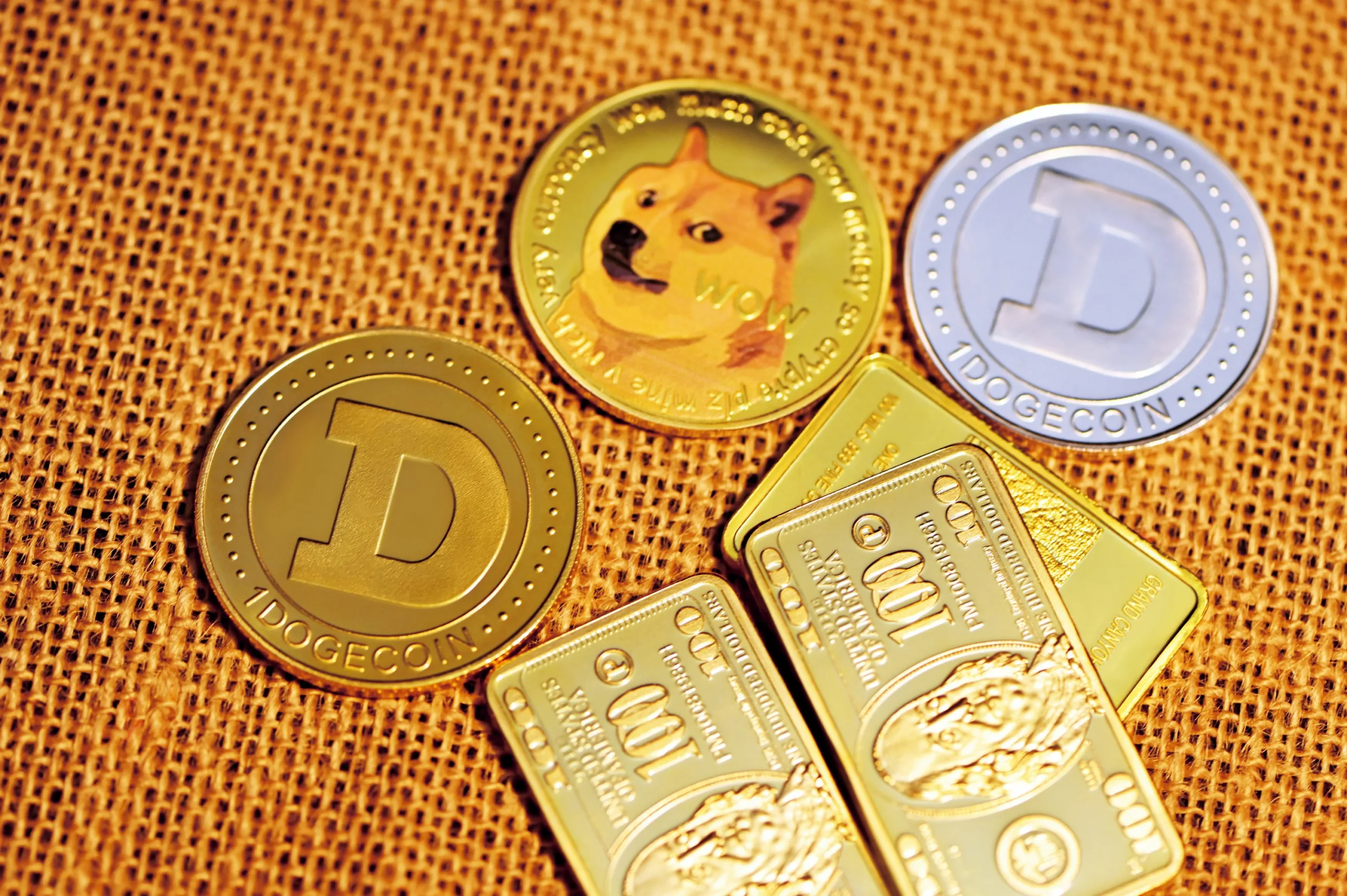 Dogecoin se burla del triángulo ascendente en la tabla de 4 horas, esto es lo que podría pasar si se forma Dogecoin