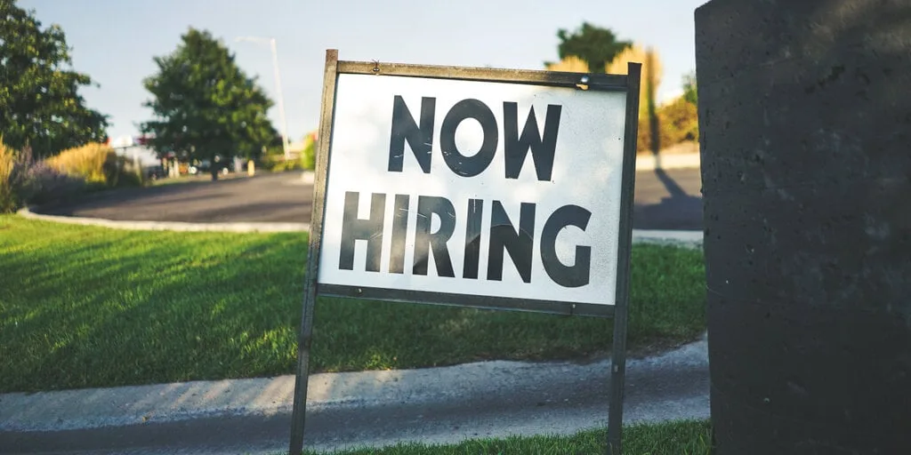 Bitcoin ronda los $ 93,000 mientras el informe de empleo intensifica las preocupaciones sobre la inflación Decrypt logo