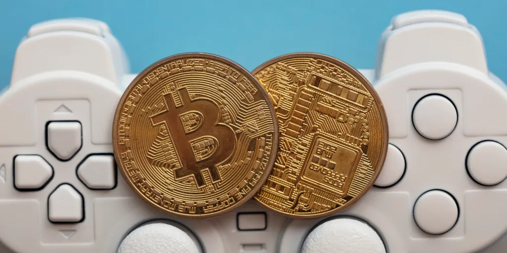 El desarrollador de juegos japonés Gumi revela planes para comprar y apostar bitcoin Decrypt logo