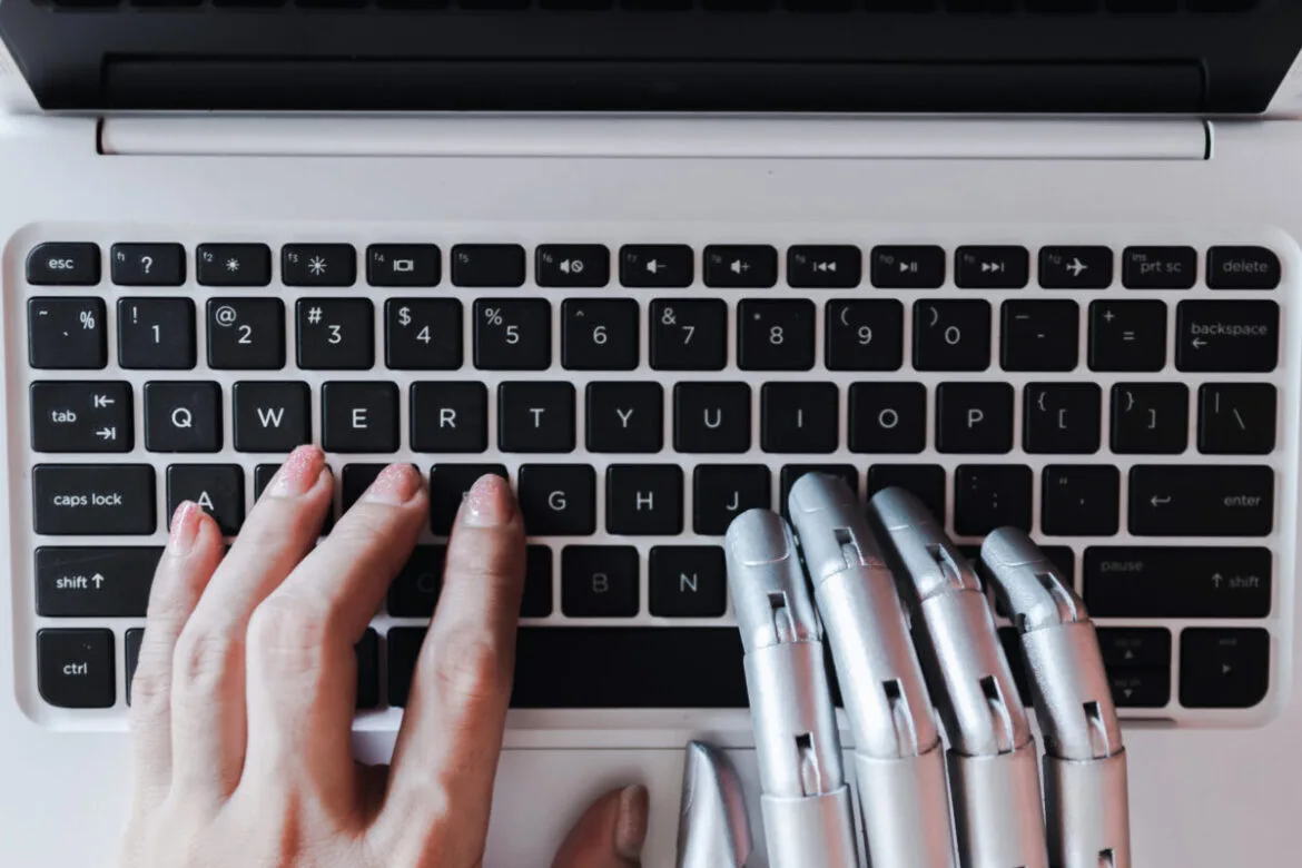 Feedzai presenta un nuevo agente de prevención de fraude por IA que transforma a los clientes en defensores activos contra estafas AI fraud agent