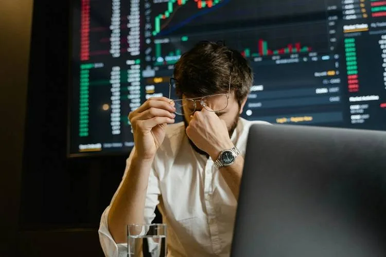 El estudio señala que solo el 31% de las plataformas fintech cumplen con las condiciones básicas de accesibilidad web TestDevLab