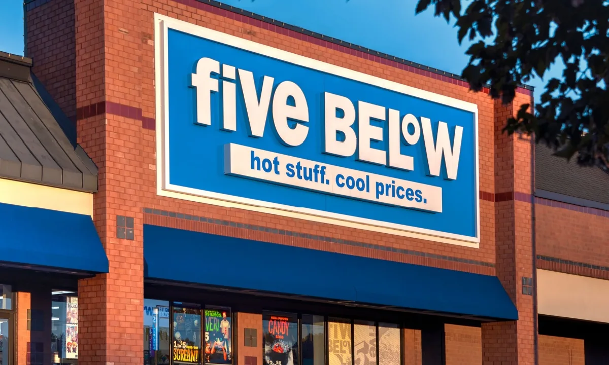 Cinco por debajo suspenden los envíos de China debido a los precios Cinco por debajo suspenden los envíos de China debido a los precios