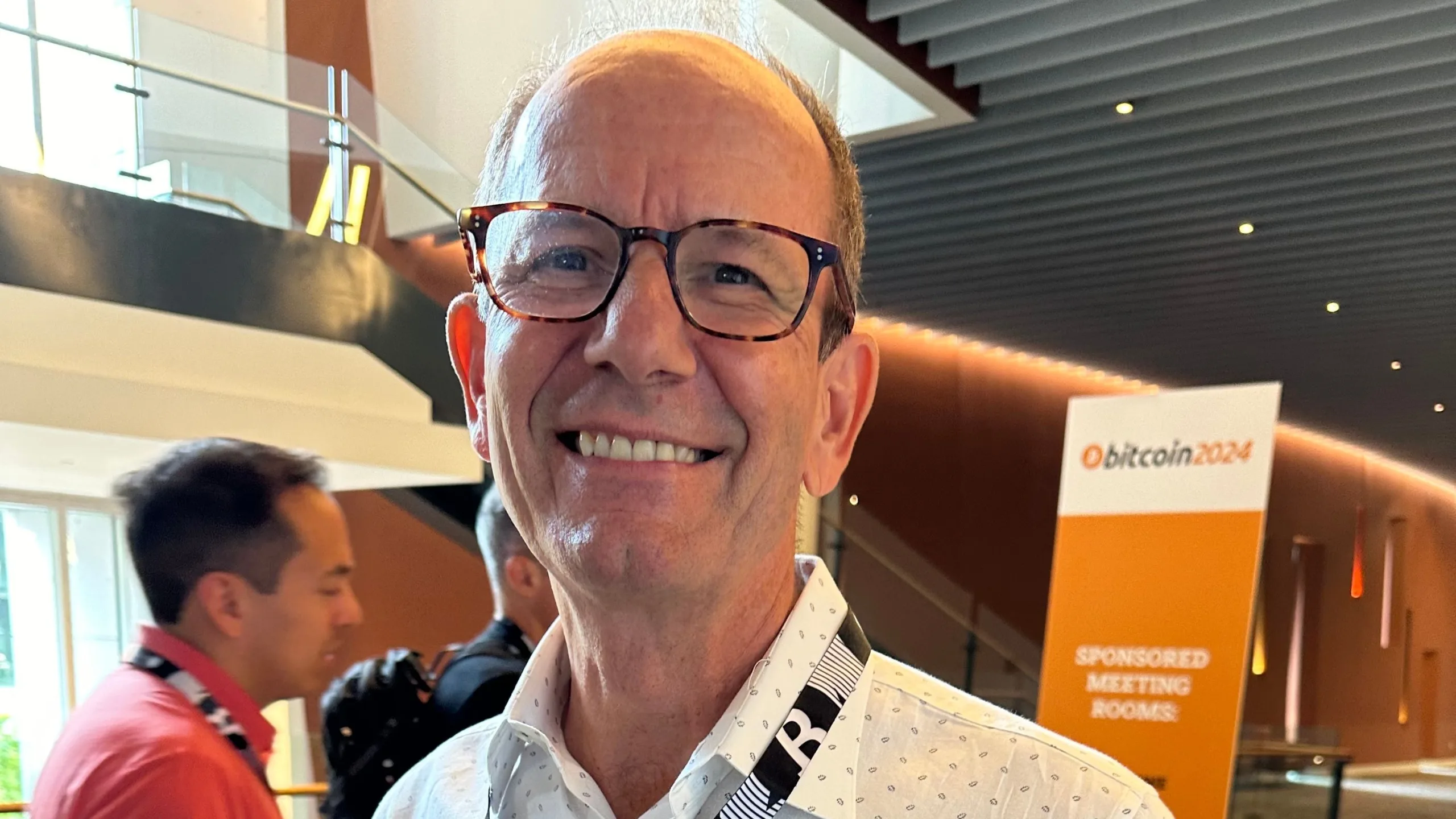 Bitcoin Miner Mara stock surge a pesar de las ganancias a la señorita ya que los analistas aplauden el corte Aoyon Ashraf