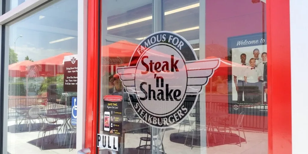 Filete de batido para implementar pagos de bitcoin en todo el país Decrypt logo