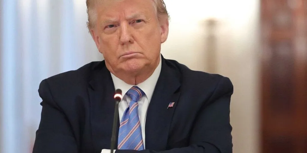 Trump para acomodar dos cenas criptográficas este mes en medio de los crecientes problemas de ética Decrypt logo